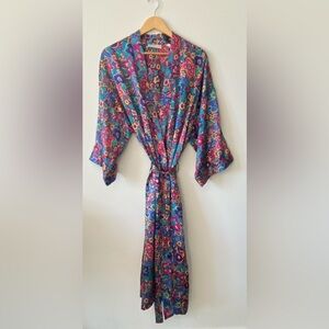 VINTAGE ERIKA TAYLOR INTIMATES SATIN ROBE SIZE‎ MEDIUM